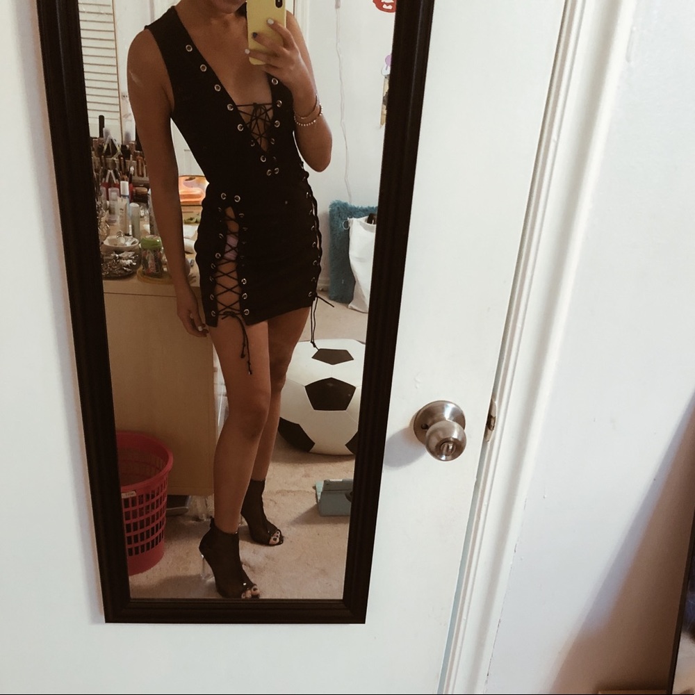 LACE UP BODYCON DRESS